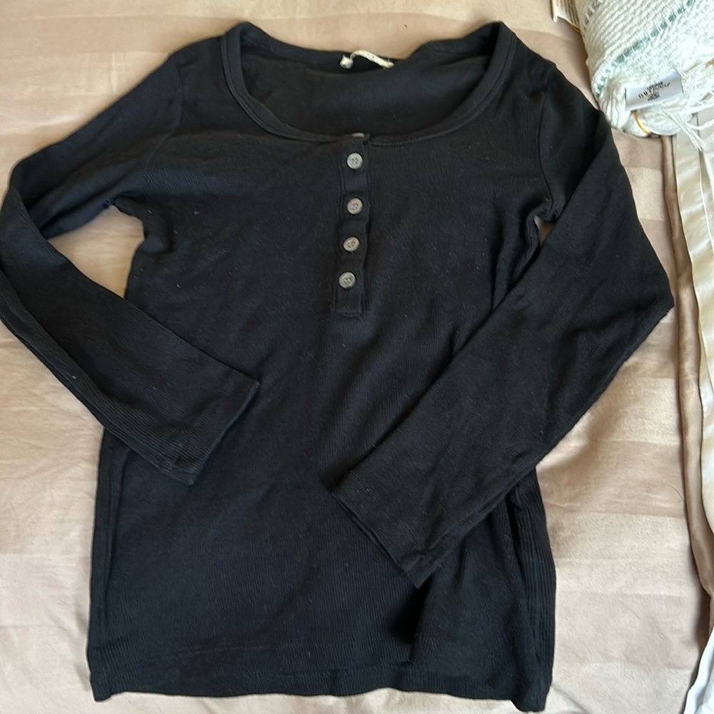 AYR High Roller Henley. Black size S Adorable basic 😊
